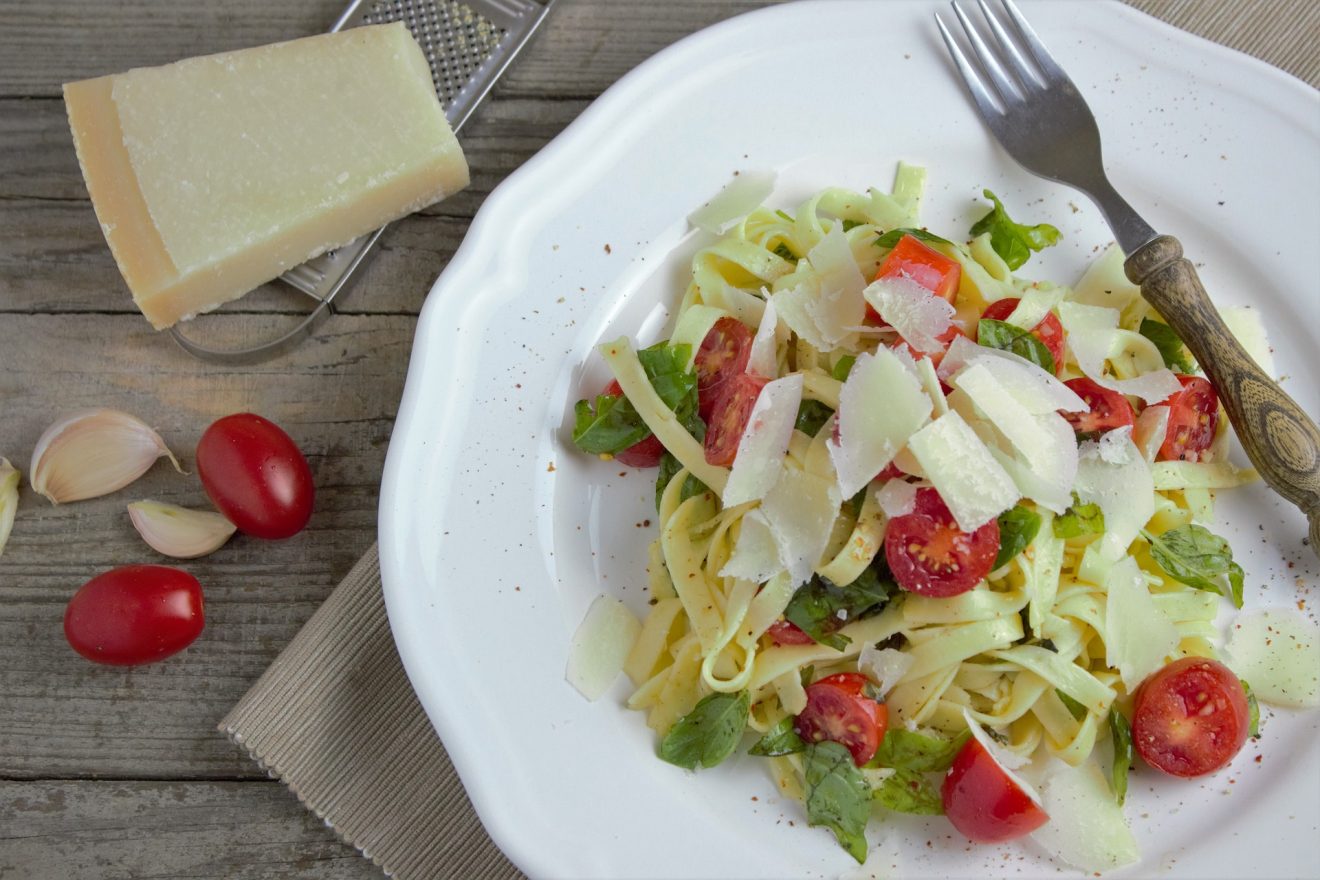 spaghetti di daikon padella pomodorini ricetta