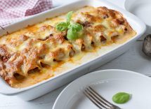 cannelloni ripieni di carne macinata e mozzarella