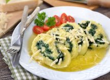 Rotolo di gnocchi alla romana con spinaci