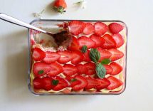 teglia di tiramisù alla fragole