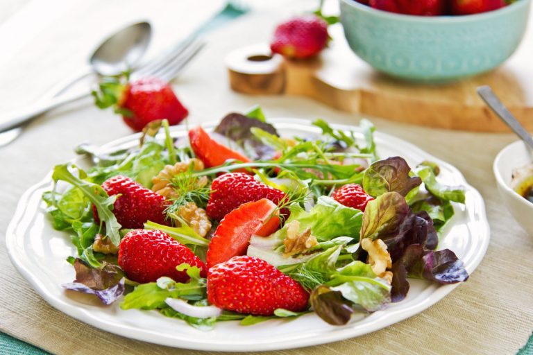 Insalata rucola fragole ricetta