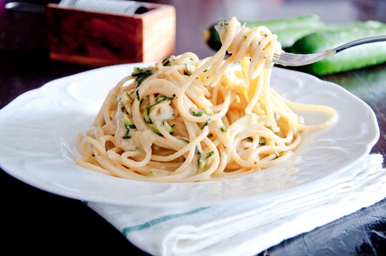 Spaghetti alla nerano senza provolone del monaco