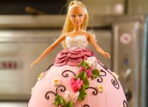 torta barbie decorata con panna ricetta