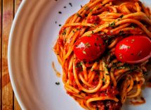 pasta pesto melanzane mandorle ricetta peppe guida