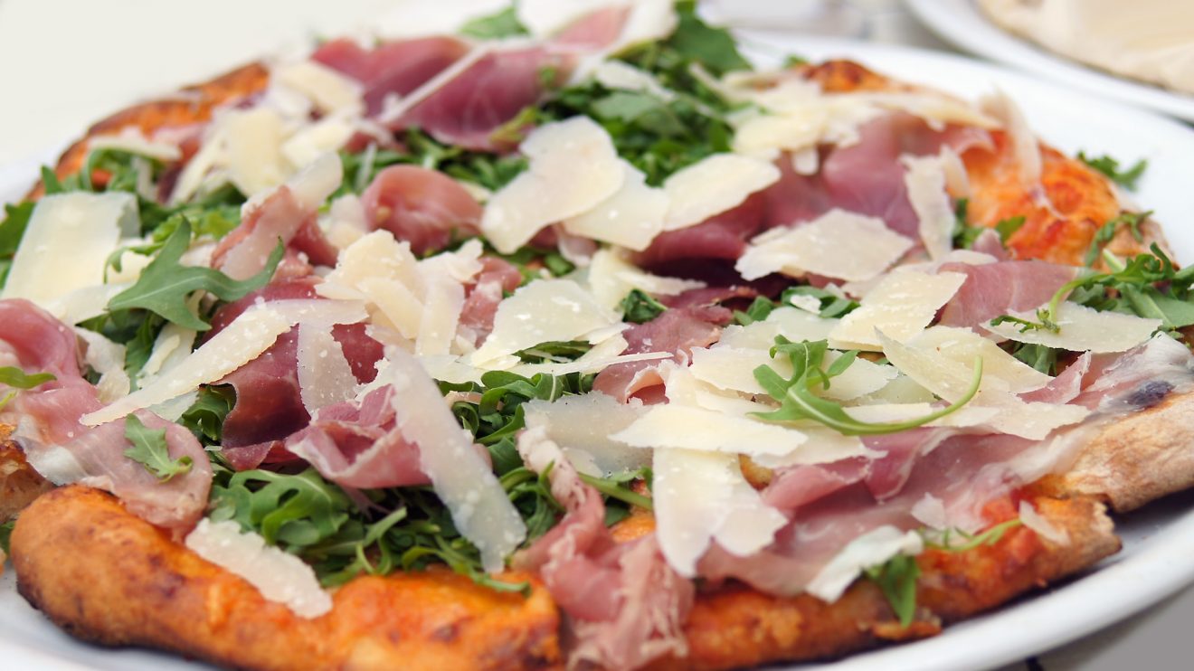 pizza prosciutto di carpegna ricetta