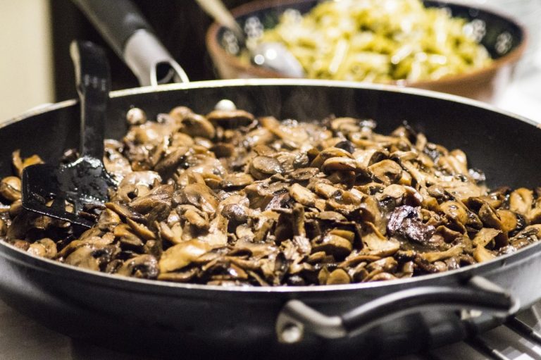 funghi porcini trifolati vino bianco