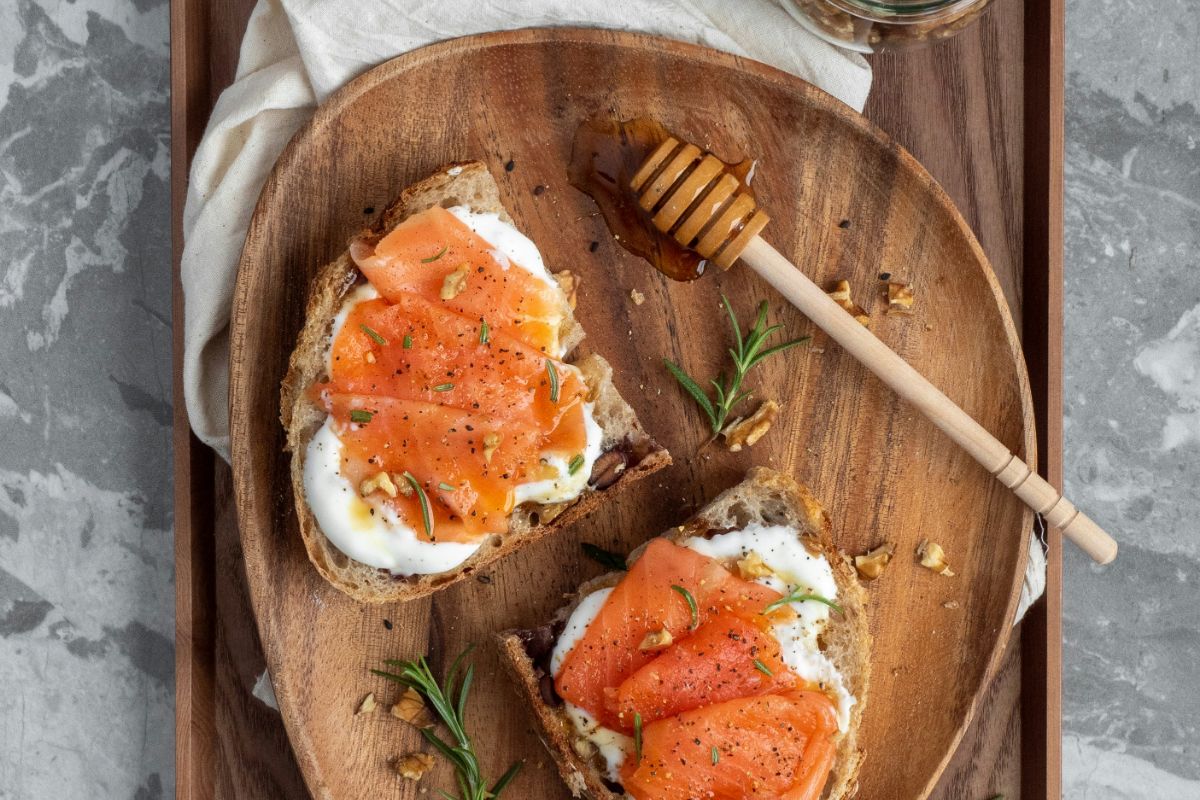Si può mangiare dopo la scadenza il salmone affumicato?